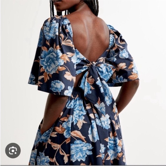 Light Blue Short Sleeve Dress - Picture 3 of 4